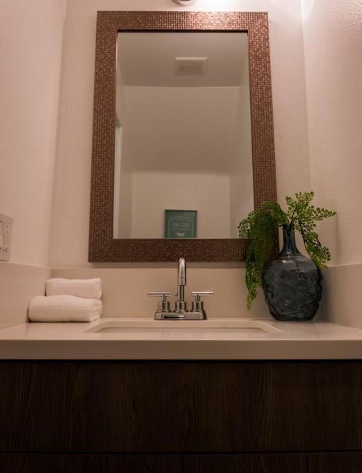 Stylish 2 Bed 1 And Half Bath Apartment Near Sofi Stadium, Lax, Forum Інґлвуд Екстер'єр фото